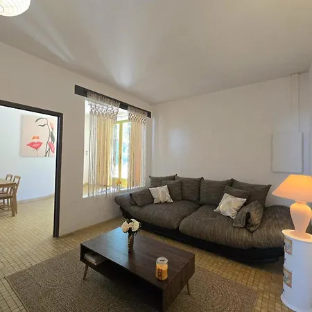 Avec Piscine Et Parking Prive En Perigord Noir - Fr-1-616-484 *